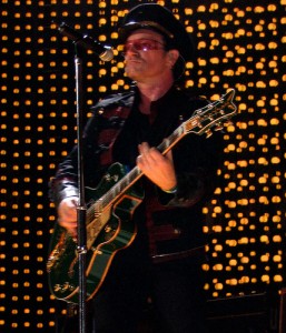 bono the fly - http://www.flickr.com/photos/greentea/42991444/